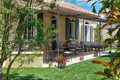 Image de Villa Art-Déco at walking distance from the center of Saint-Rémy de-Provence - Heated pool-8ps