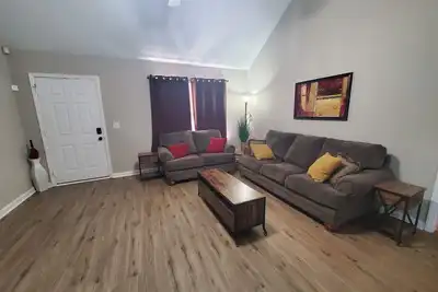 Image de Windemere- Location! Cul-de-sac near I24. Fenced