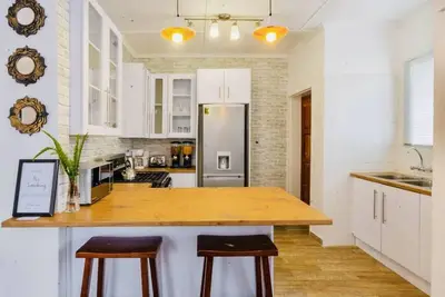 Image de Stunning 3 bedroom 3. 5 bath cottage in Malindela,