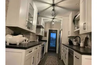 Image de new zen retreat 360 lake/mtn views downtown