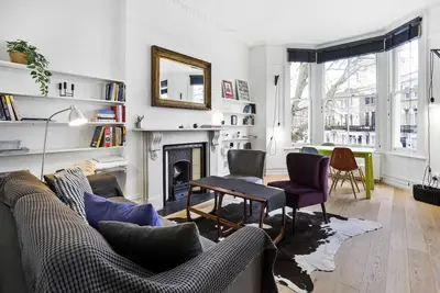 Image de Modern and bright two bedrooms flat with terrace located in a Victorian building