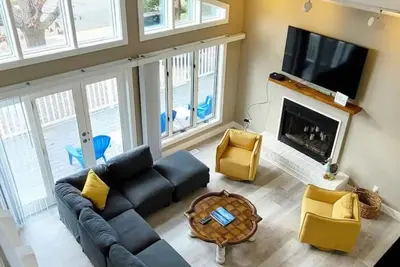 Image de Chalet By The Bay - Sleeps 12