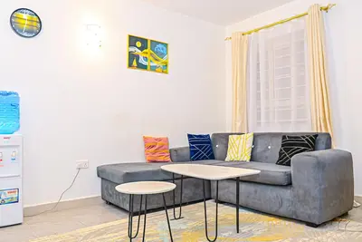 Image de Highway views full furnished 1-bedroom apartments at Oj-Membley