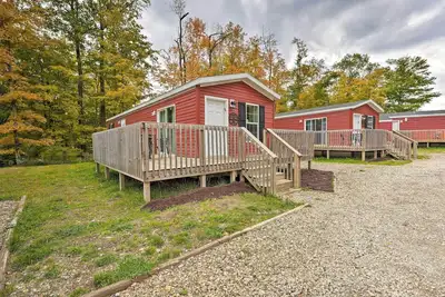 Image de Cozy Cabin: Community Pool & Lakefront Beach!