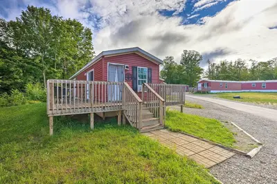 Image de Cozy Cassopolis Cabin, Near Parks & Golfing!