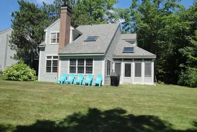 Image de Gated Community, Lake Winnipesaukee. Lake, mountain, actities