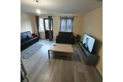 Image de Close To Central London - 4 Bedroom House (7 beds)