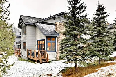 Image de West Keystone Northstar 3br townhome along shuttle route w/ hot tub and pool!