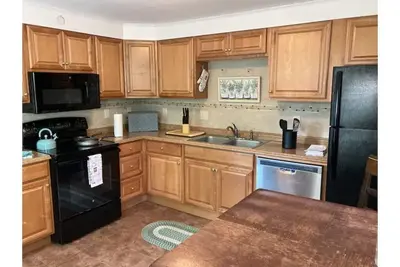 Image de 🍷Wine & WiFi✔️at Riverwalk! Full Kitchen - Parking!