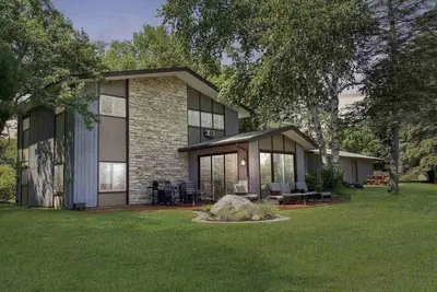 Image de Lake Home perfect for families in a quiet Lake Antoine neighborhood.