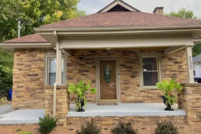 Image de Upscale Bungalow in the heart of downtown Lexington