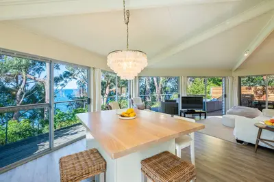 Image de Orion Sands: Absolute beachfront with private steps to beach