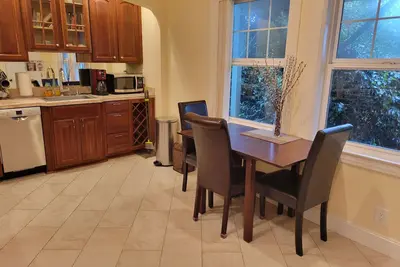 Image de 1 Bedroom Apt, 15 min to downtown Sf, easy parking, no day/time restriction.