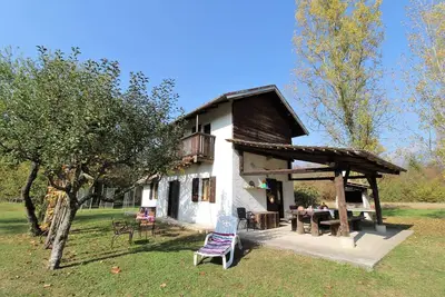 Image de Maison entre la rivière Piave et les Dolomites de Belluno