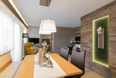 Image de Appartement de vacances \"Apartment Wieser 3\" avec vue sur les montagnes, piscine chauffée et Wi-Fi.