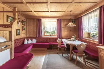 Image de Appartement \"Steinhaus Xxl\" avec vue sur les montagnes, piscine partagée & Wi-Fi