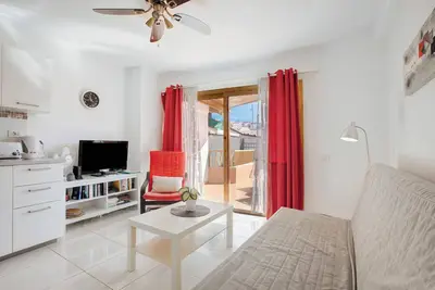 Image de Appartement de vacances 'Los Geranios 304' avec piscine partagée, terrasse privée et Wi-Fi