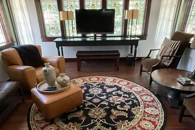 Image de Historic Dallas Private Retreat Near Downtown!