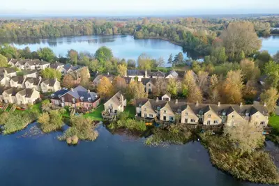 Image de A cotswold stone waterside cottage that sleeps 6 guests in 3 bedrooms