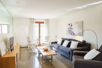 Casa Canigo - Townhouse 5 minutes walk to the Square