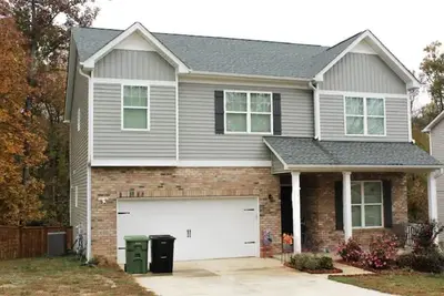 Image de Perfect Vacation Home: 4 Bd/2. 5 Ba Parking: 6 cars