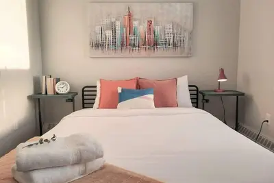 Image de Modern Suite in Historic Bldg. Minutes to Dt