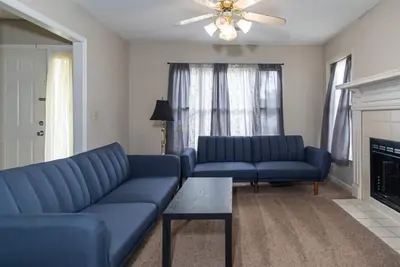 Image de Near Csu, Ft Moore, & Downtown - Parkside Townhome