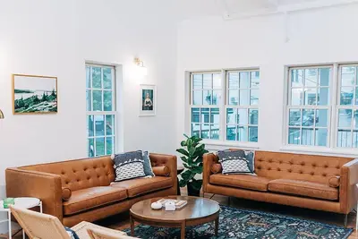 Image de Beautiful 3-Bed 2. 5 bath in downtown Freeport