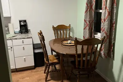 Image de Water Front 2 Bedroom Upstairs Apt. - Pet Friendly, WiF, Parking, Smart Tv
