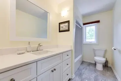 Image de Golden Mallard Chalet: A 4-Season Retreat