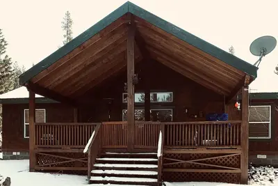 Image de Great family getaway with large entertaining deck.