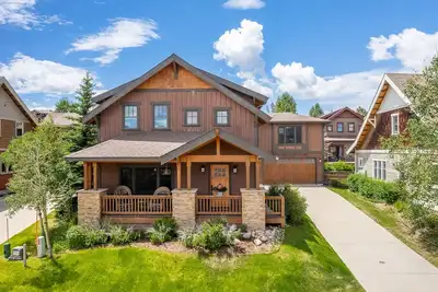 Image de Cozy 5 Bdrm Home w/ Hot Tub-Perfect for 2 Families! Includes private guest house