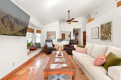 Image de Foothills Southwest Sanctuary w/ Pool & Views