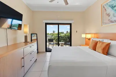 Image de Trieste by Bocobay | Modern Condo in Luxury Resort