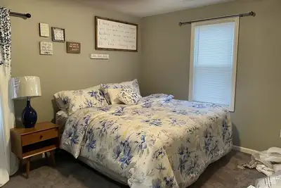 Image de Home away from Home ( We are available for Out of Town Guests Only)