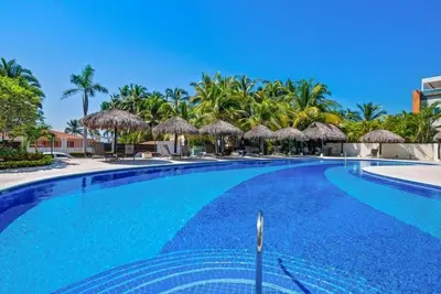 Image de Nitta Condo # 104 Chic, pool-view condo with furnished balcony - steps to beach