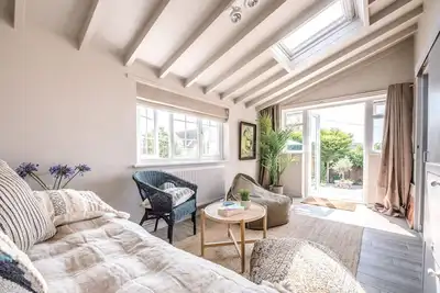 Image de Wonderful cottage with sun-filled terrace