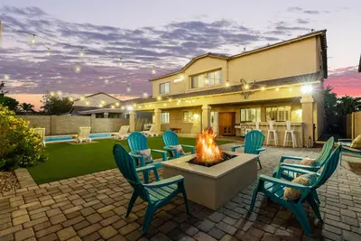 Image de Big House, No Worries. Gilbert's Greatest 10ppl