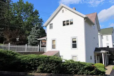 Image de Cooperstown Baseball Rentals - Team Basemen