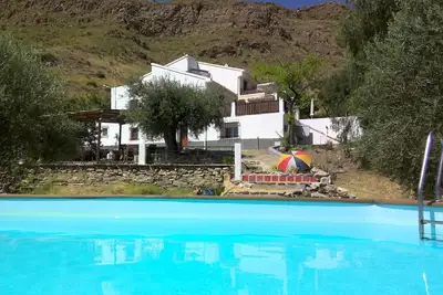 Image de Delightful Rural Cottage with pool.