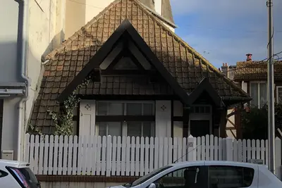 Image de charmante maisonnette 2 chambres centre Deauville