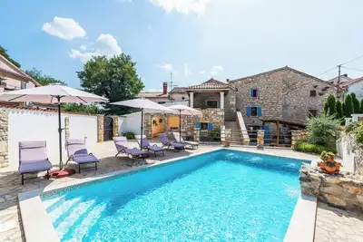 Image de Villa Sweet Retreat - Trois Chambres Villa, Couchages 6