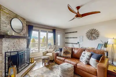 Image de Mountain getaway with fireplace, fast WiFi, & high-country views