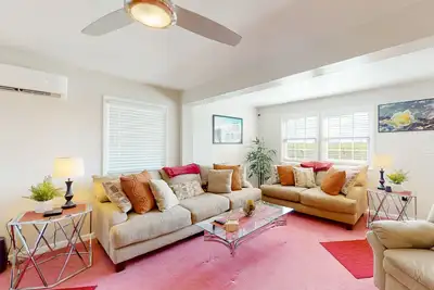 Image de Lovely home with patio, full kitchen, & washer/dryer