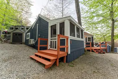 Image de Lake View Cabin in Alton Bay Now featuring Lake Access, Ac/ Tv/ WiFi