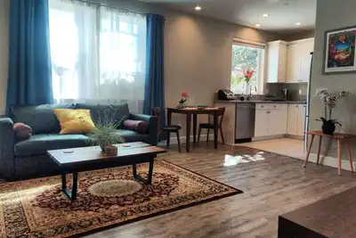 Image de Flat at the Cork Oak · Sunny, central, quiet flat + yard