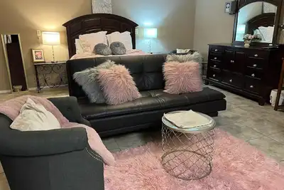 Image de Chic Studio B w/private yard