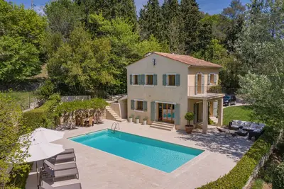 Image de Idyllic 5-bedroom property on the French Riviera.