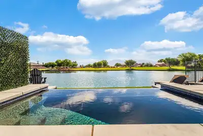 Image de Cheerful 4-bedroom vacation home with Pool