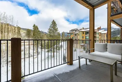 Image de Luxury Condo, Hot Tub, Balcony, Shuttle to Ski Slopes